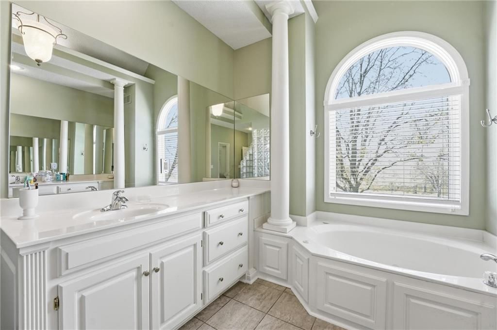 1019 SW Coachlight Court — photo 18