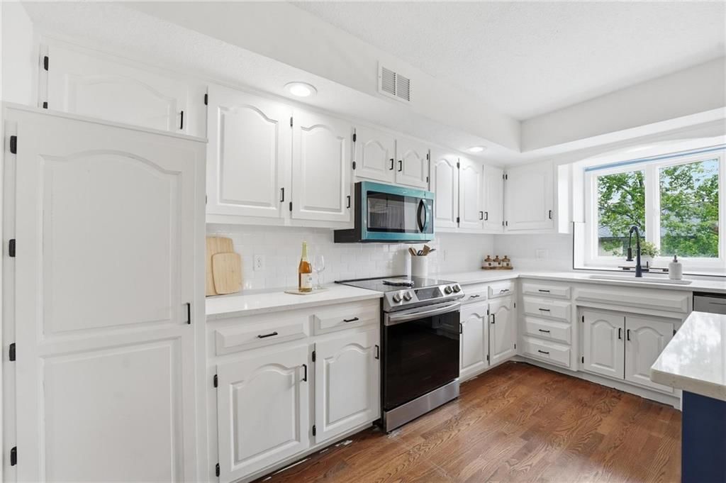 1226 E Jamestown Drive — photo 15