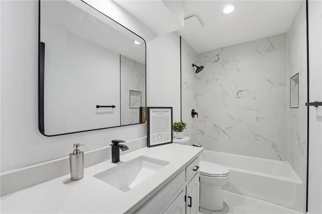1226 E Jamestown Drive — photo 18