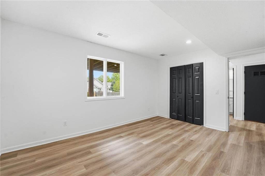 1226 E Jamestown Drive — photo 32