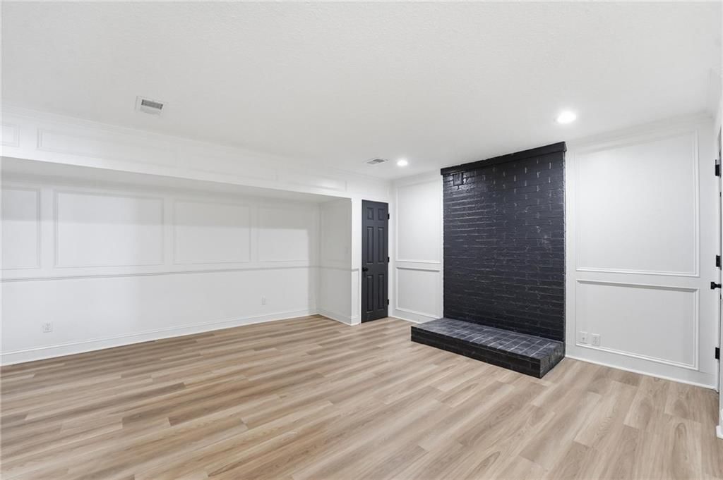 1226 E Jamestown Drive — photo 34