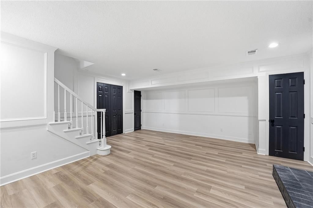 1226 E Jamestown Drive — photo 35