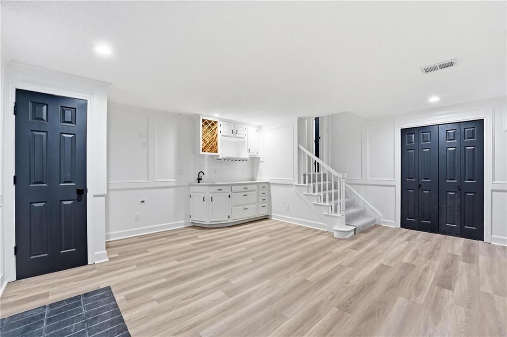 1226 E Jamestown Drive — photo 37