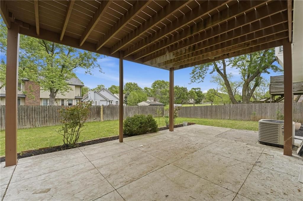 1226 E Jamestown Drive — photo 41