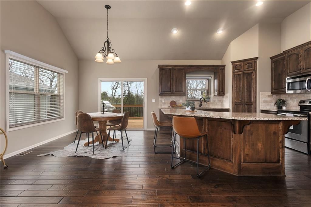 1804 Curtis Drive — photo 13