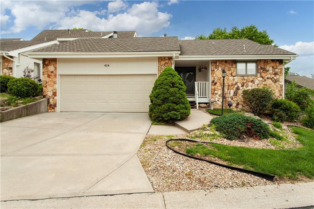 414 NE Point Drive — photo 1