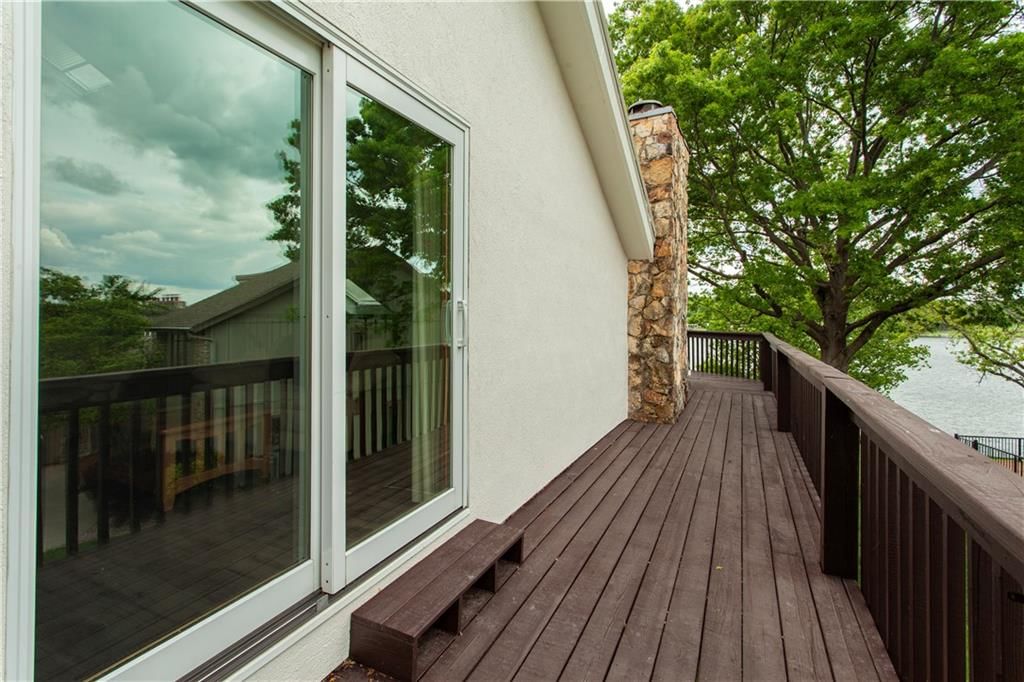 414 NE Point Drive — photo 8