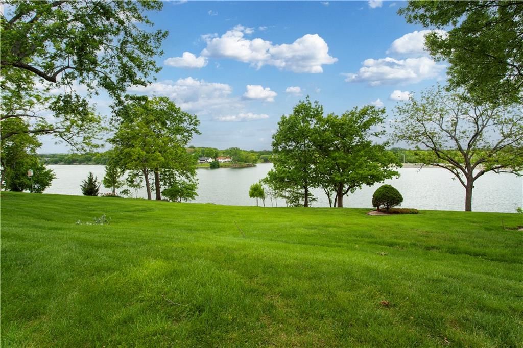 414 NE Point Drive — photo 10