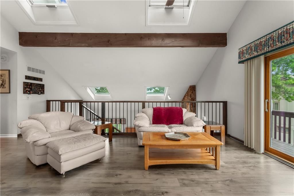 414 NE Point Drive — photo 16