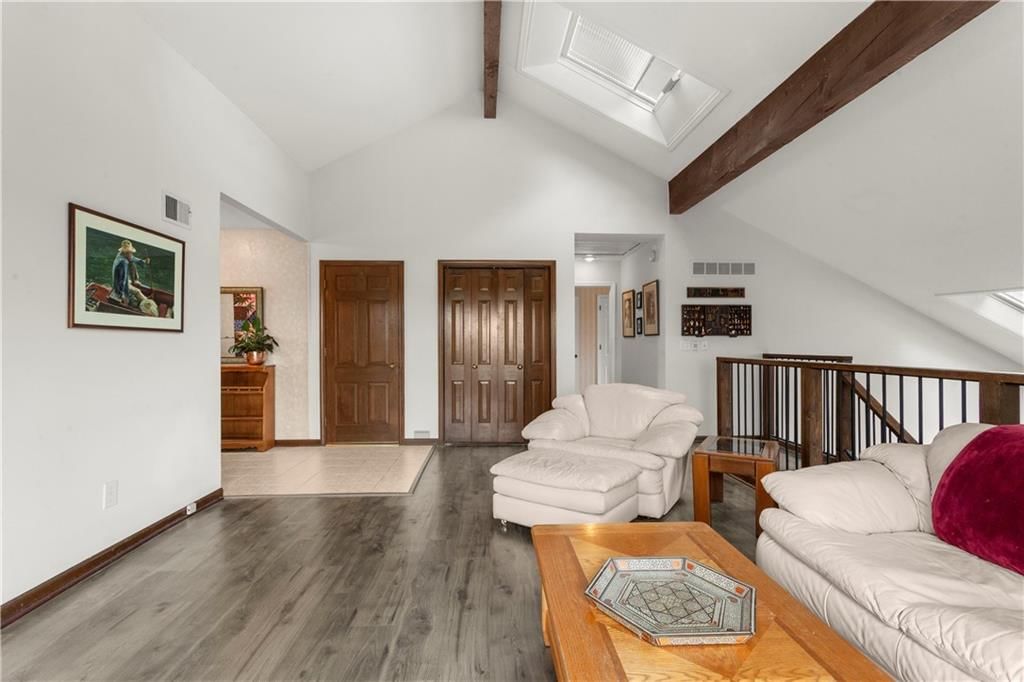 414 NE Point Drive — photo 17