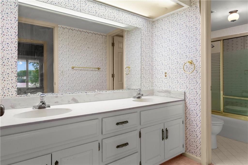 414 NE Point Drive — photo 41