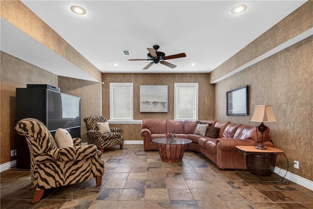 5903 W 145 Terrace — photo 44