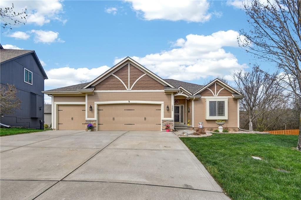 1302 Ashdown Circle, Raymore, MO