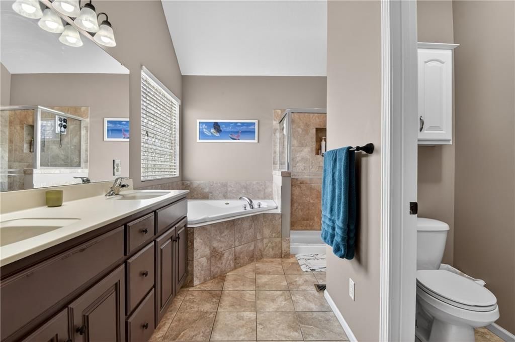 1302 Ashdown Circle — photo 20