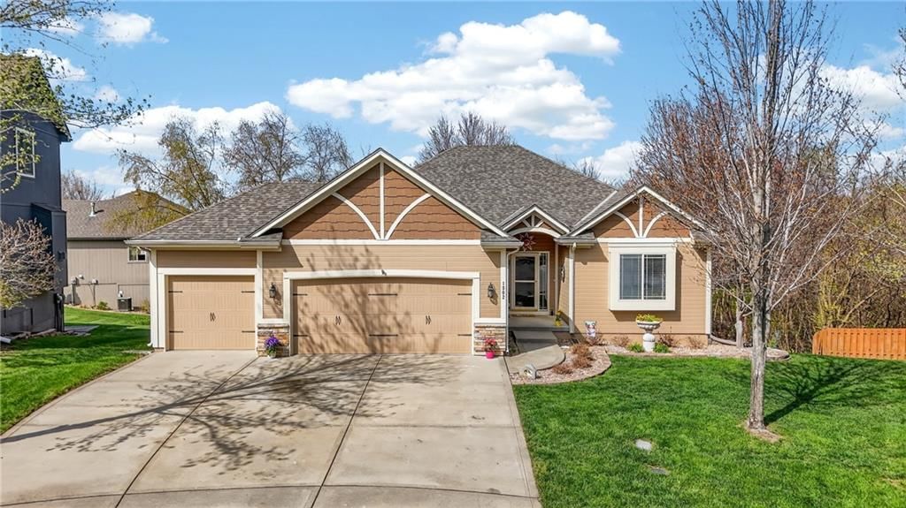 1302 Ashdown Circle — photo 31