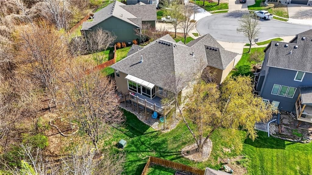 1302 Ashdown Circle — photo 36