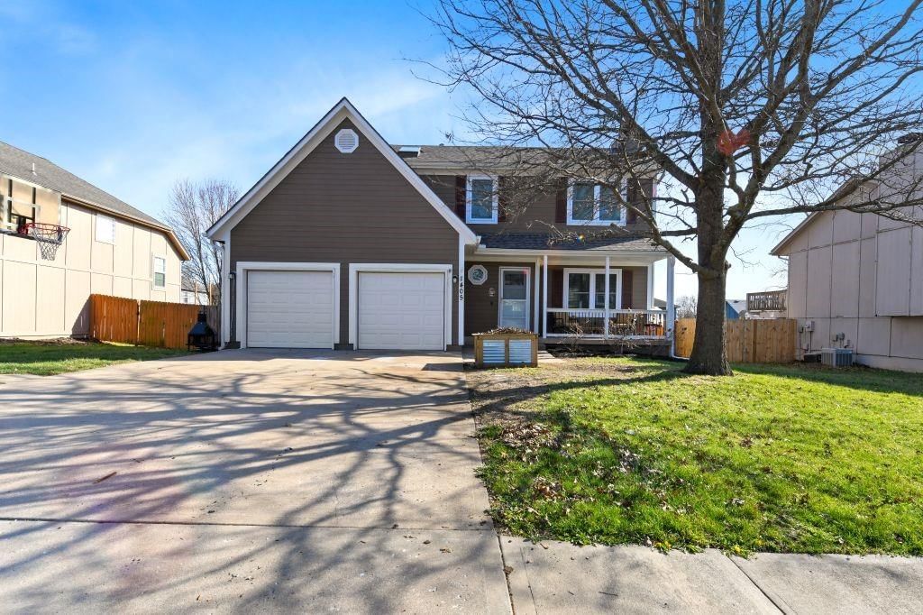 1405 Cypress Drive — photo 1
