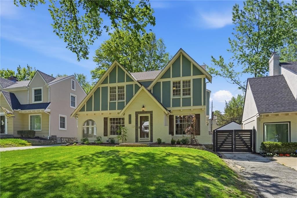 1259 W Gregory Boulevard — photo 2