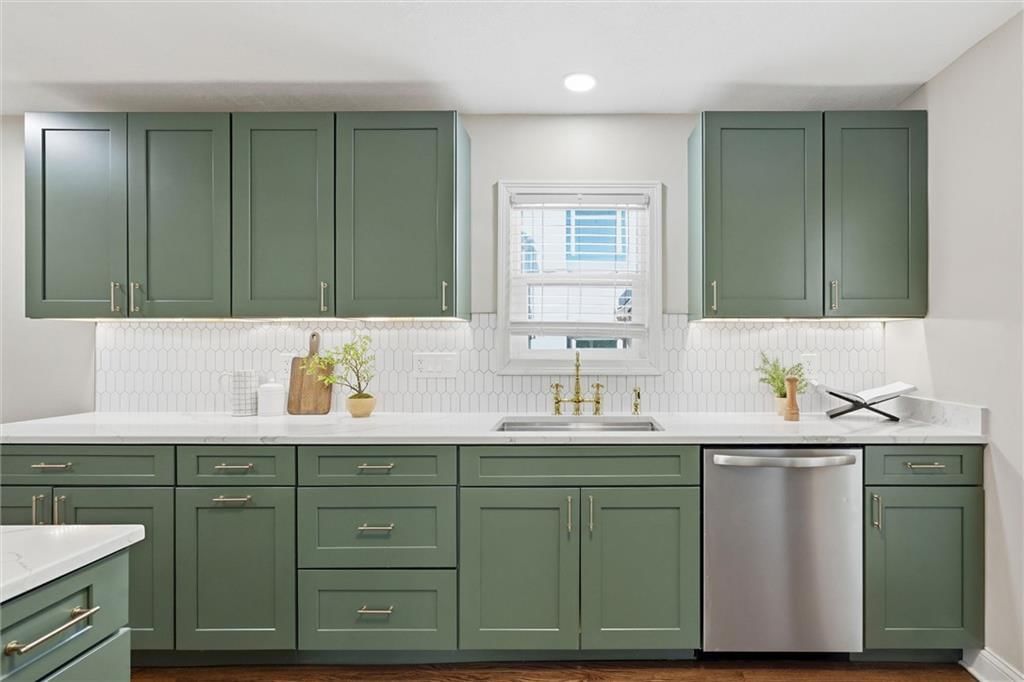 1259 W Gregory Boulevard — photo 10
