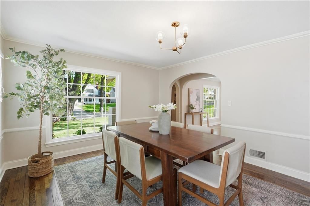 1259 W Gregory Boulevard — photo 16