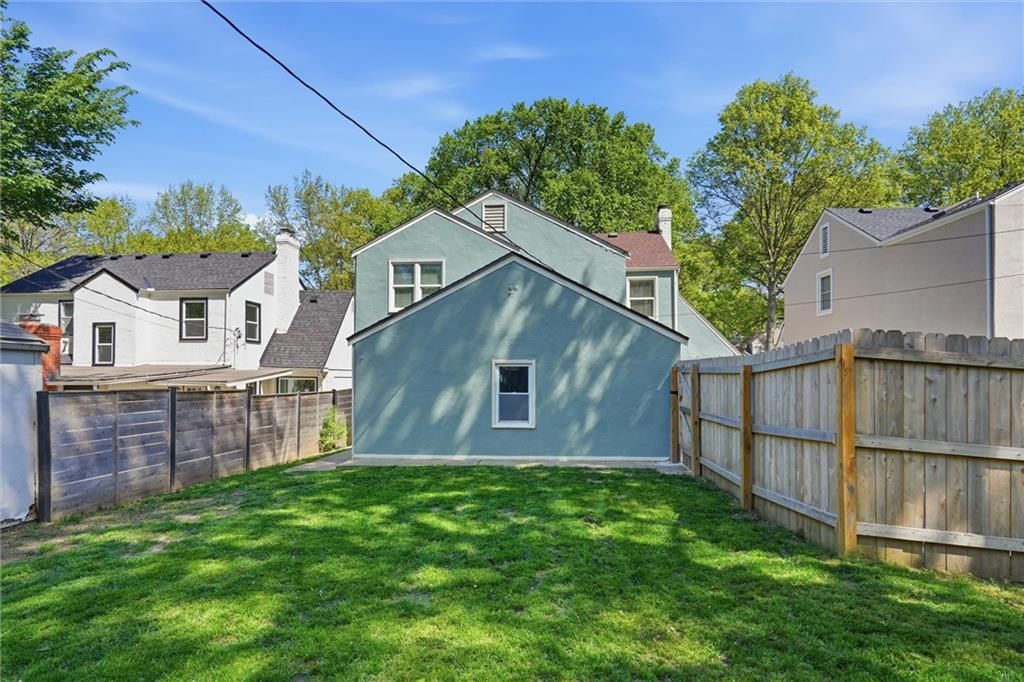 1259 W Gregory Boulevard — photo 28