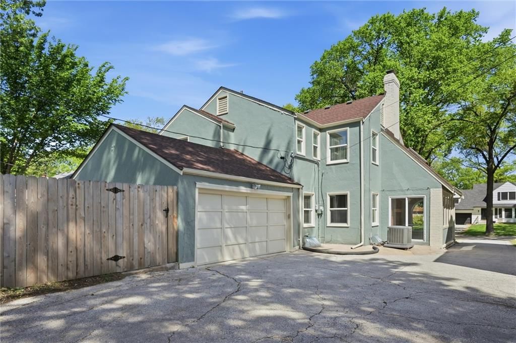 1259 W Gregory Boulevard — photo 30