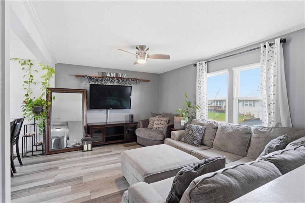 505 NE RICHARDSON Place — photo 3