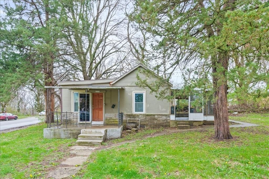 2131 E 81st Street, Kansas City, MO