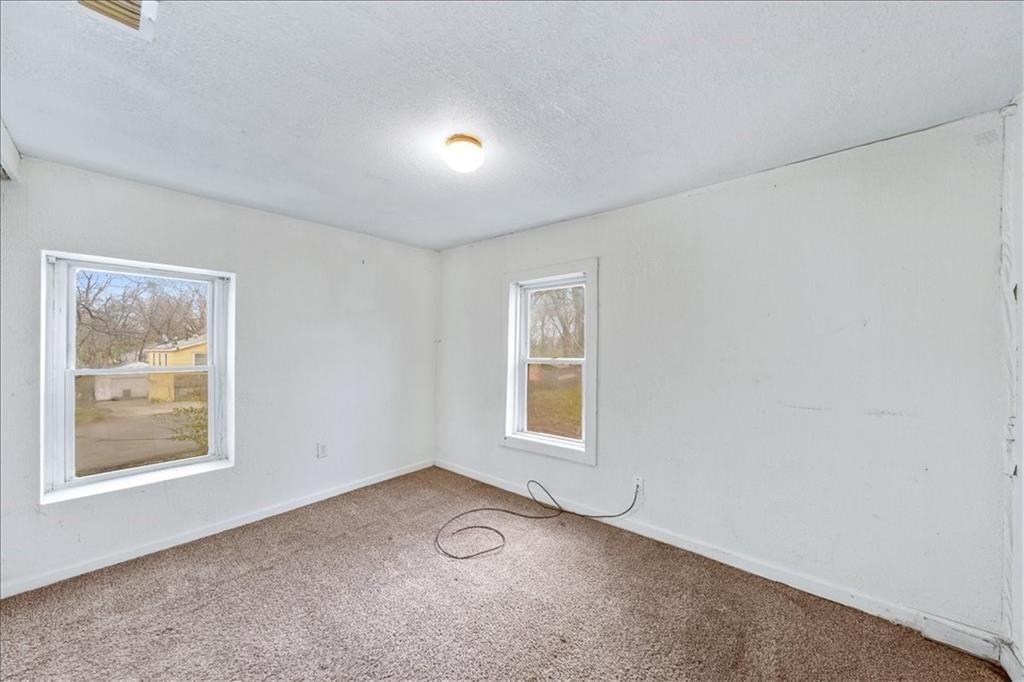 2131 E 81st Street — photo 10