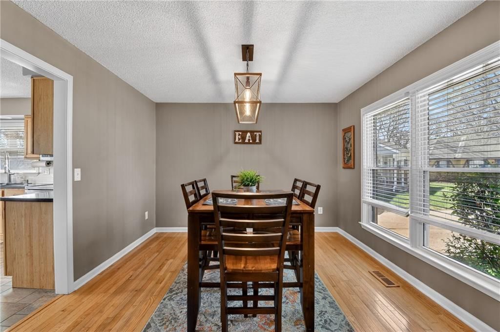 412 S NORMANDY Drive — photo 8