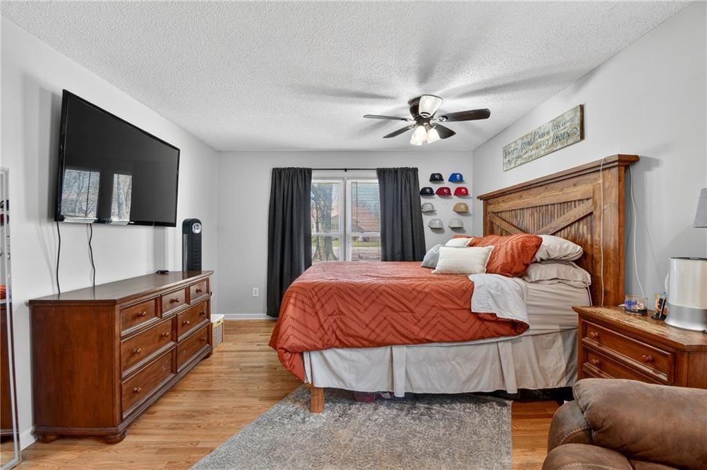 412 S NORMANDY Drive — photo 16