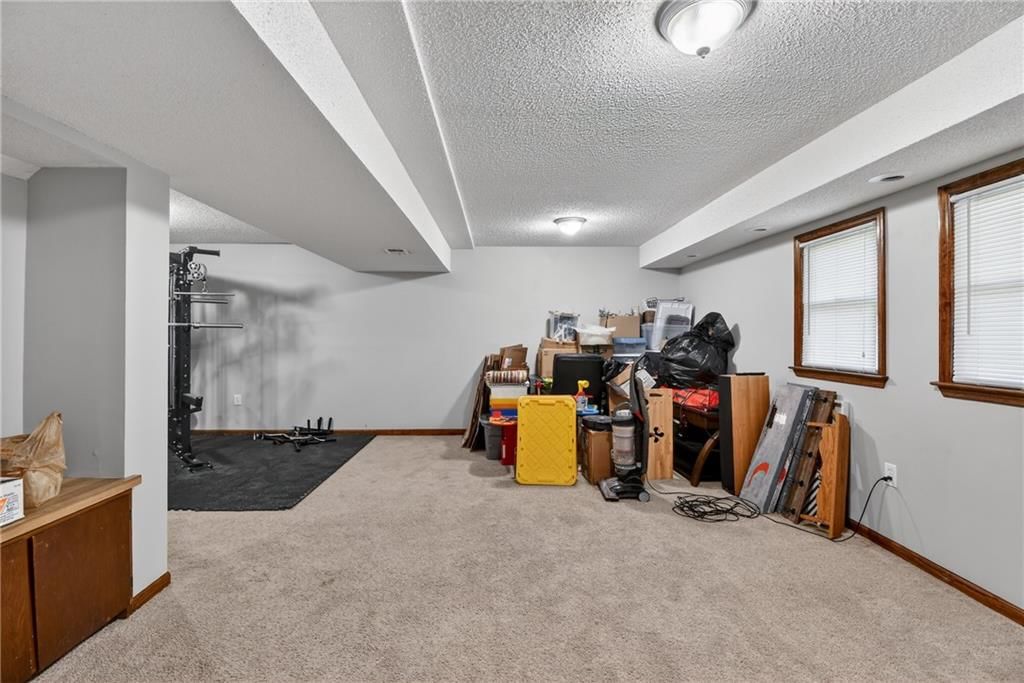412 S NORMANDY Drive — photo 27