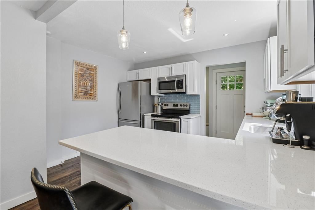2252 E 77th Terrace — photo 13