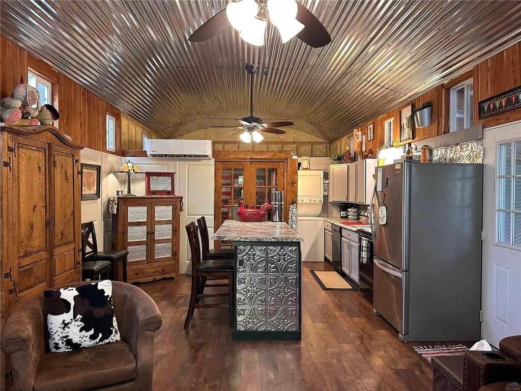 10910 Watchtower Lane — photo 9