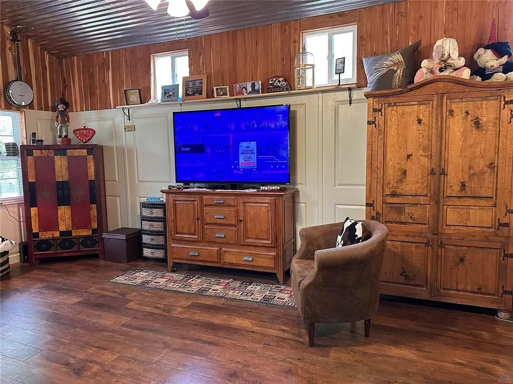 10910 Watchtower Lane — photo 12