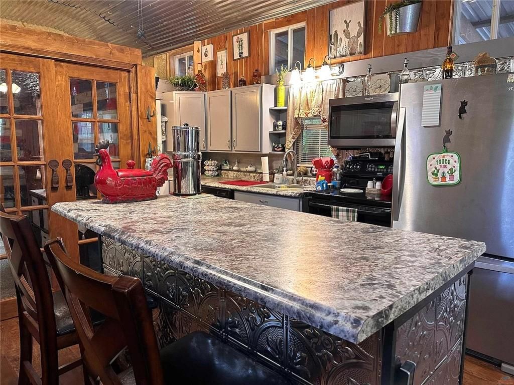 10910 Watchtower Lane — photo 18