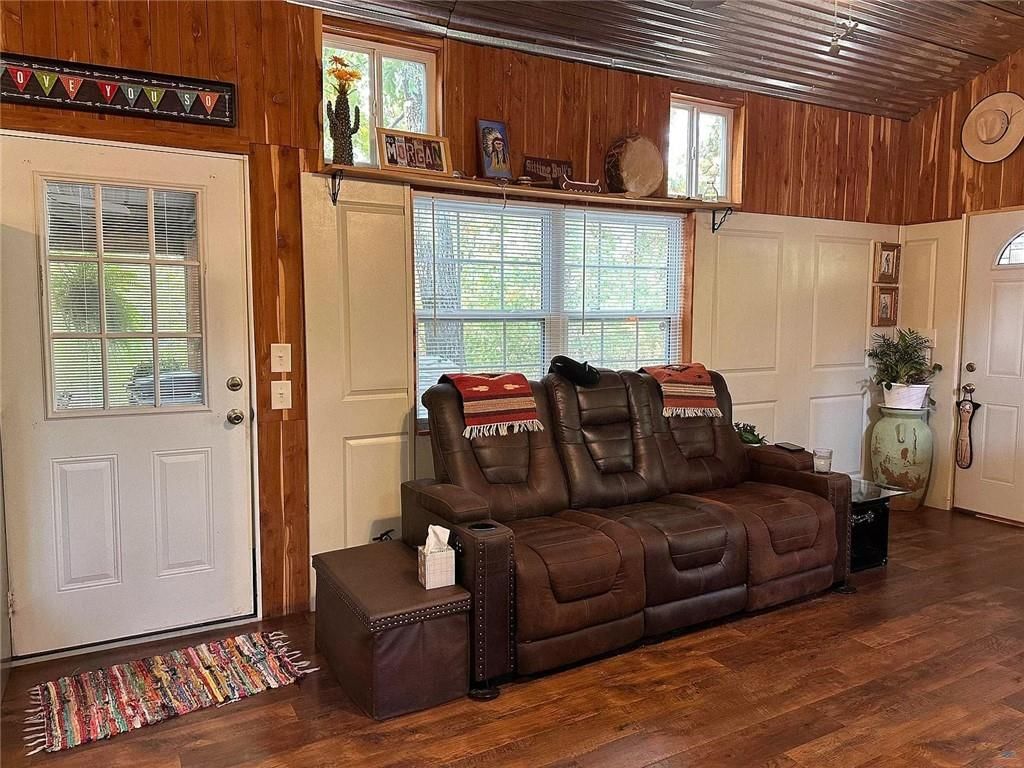 10910 Watchtower Lane — photo 23