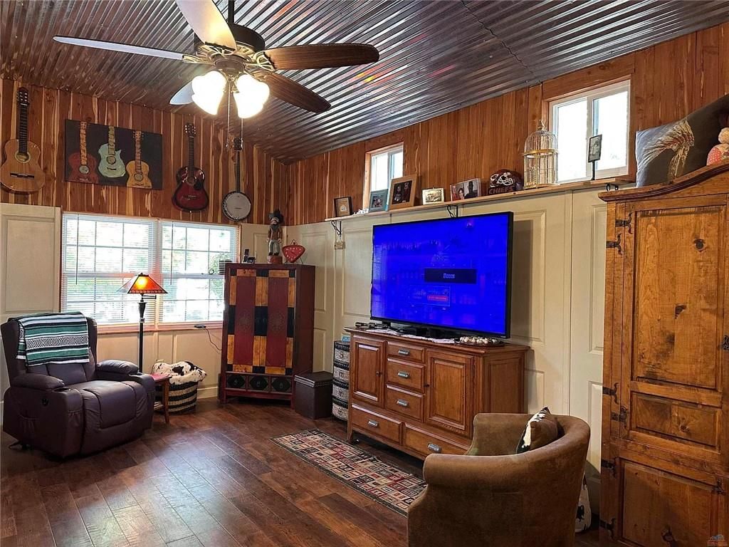 10910 Watchtower Lane — photo 30