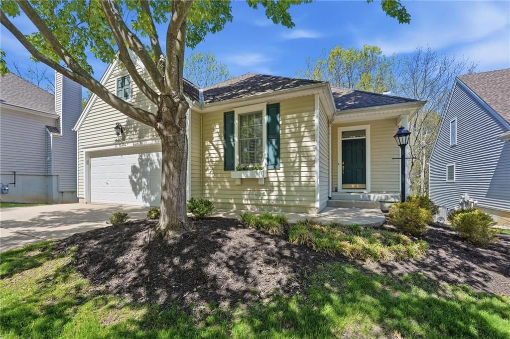 12604 Noland Street, Overland Park, KS