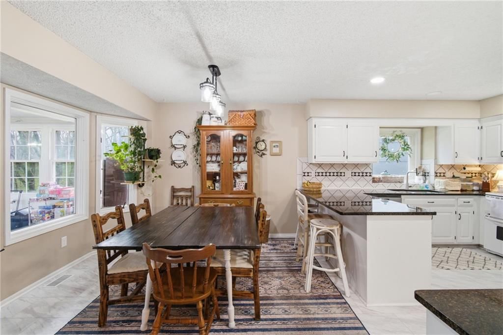 4121 NW Delwood Drive — photo 9
