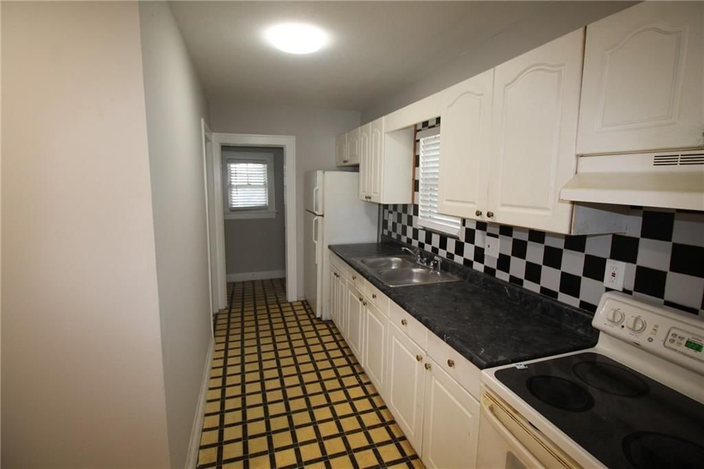 2230 E 67th Terrace — photo 5