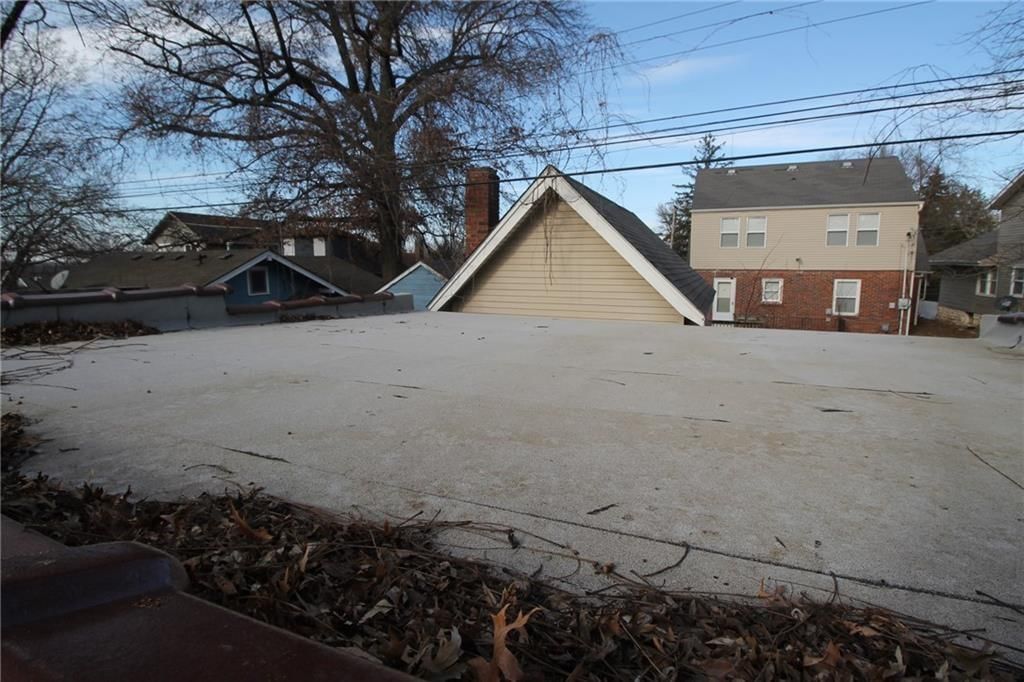 2230 E 67th Terrace — photo 10