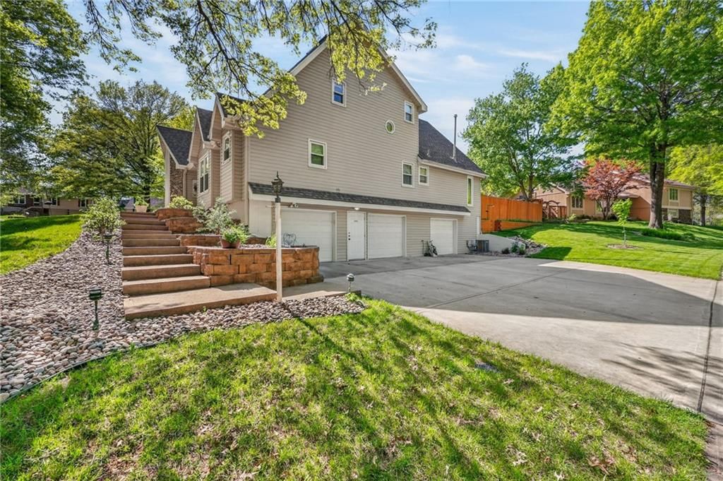 4302 NW 60th Court — photo 7