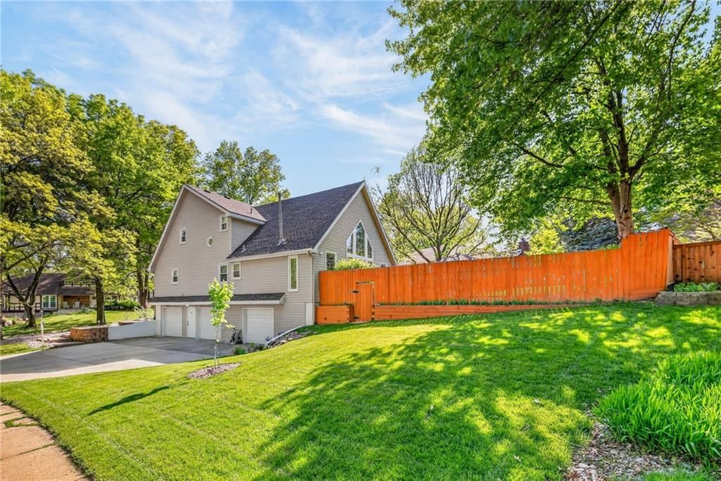 4302 NW 60th Court — photo 8