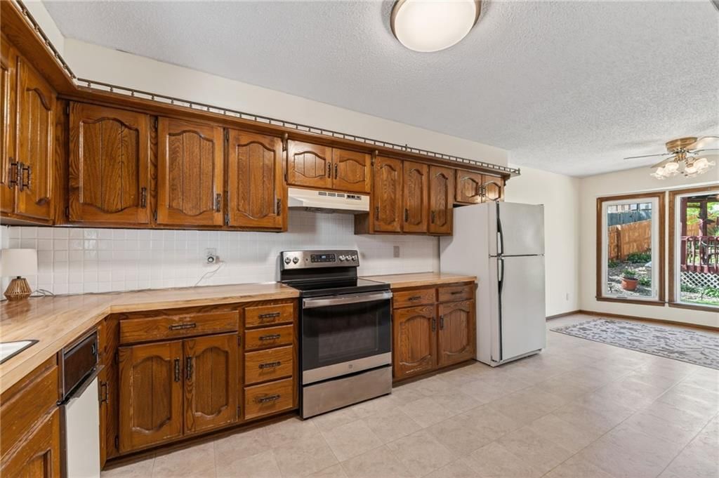 4302 NW 60th Court — photo 16
