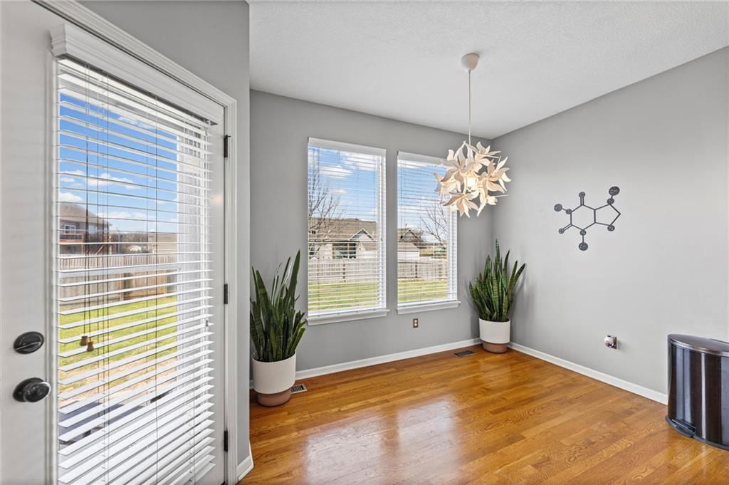 290 N Pecan Street — photo 18