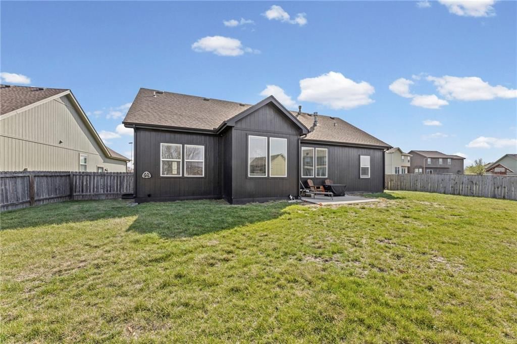 290 N Pecan Street — photo 34