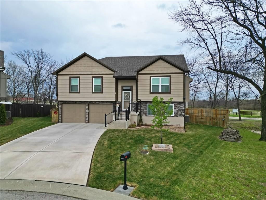 10009 Karyn Court — photo 2