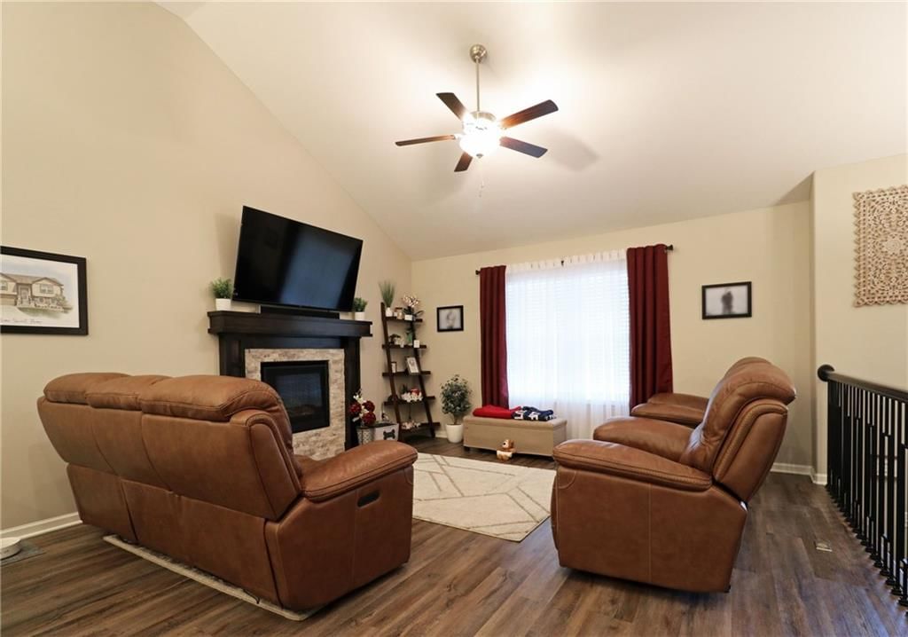 10009 Karyn Court — photo 6