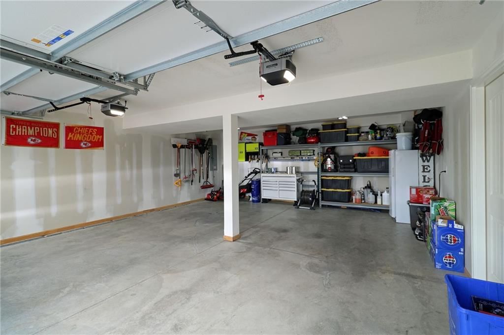 10009 Karyn Court — photo 34